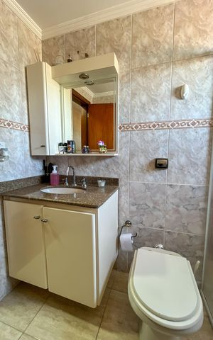 Apartamento à venda com 130m², 3 quartos e 2 vagas Apartamento à venda com 130m², 3 quartos e 2 vagasBanheiro da Suíte