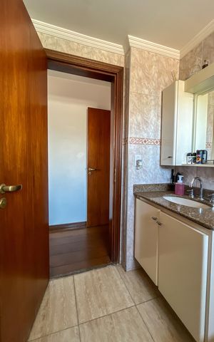 Apartamento à venda com 130m², 3 quartos e 2 vagas Apartamento à venda com 130m², 3 quartos e 2 vagasBanheiro da Suíte