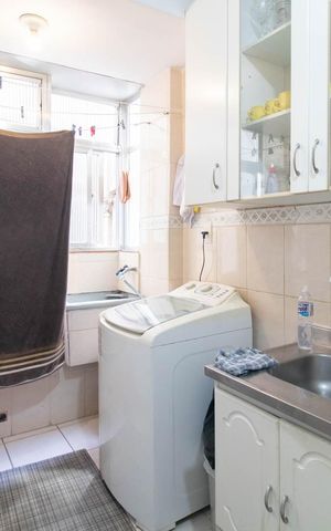 Apartamento à venda com 80m², 2 quartos e sem vagaCozinha e Área de Serviço