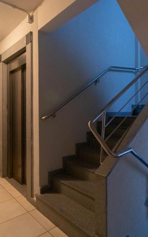 Apartamento à venda com 80m², 2 quartos e sem vagaEscadas