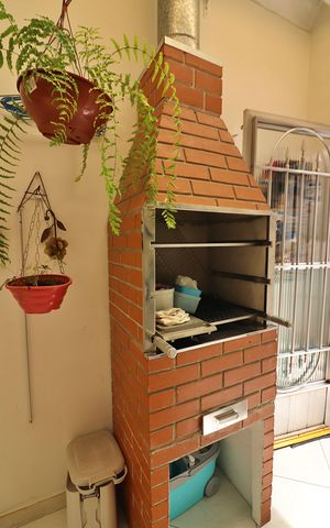 Casa à venda com 139m², 2 quartos e 2 vagasChurrasqueira