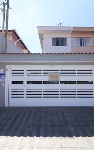 Casa à venda com 139m², 2 quartos e 2 vagasFachada