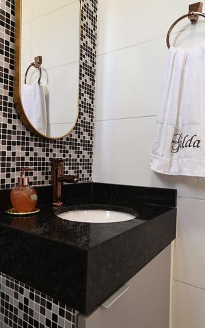 Apartamento à venda com 100m², 2 quartos e 1 vaga Apartamento à venda com 100m², 2 quartos e 1 vagaBanheiro da Suíte