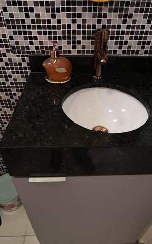Apartamento à venda com 100m², 2 quartos e 1 vaga Apartamento à venda com 100m², 2 quartos e 1 vagaBanheiro da Suíte