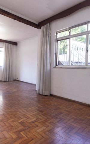 Casa para alugar com 300m², 3 quartos e 5 vagas Casa para alugar com 300m², 3 quartos e 5 vagasSala