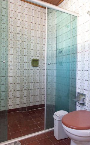 Casa para alugar com 300m², 3 quartos e 5 vagas Casa para alugar com 300m², 3 quartos e 5 vagasBanheiro da Suíte