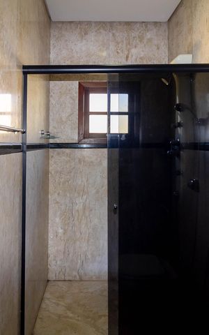 Casa à venda com 223m², 2 quartos e 10 vagas Casa à venda com 223m², 2 quartos e 10 vagasBanheiro da Suíte 1