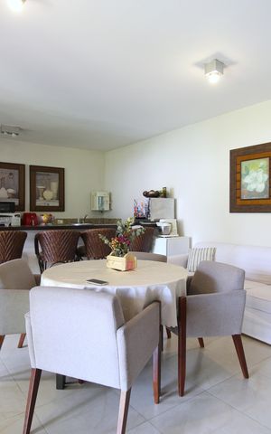 Casa à venda com 315m², 4 quartos e 6 vagasEdícula