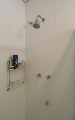 Casa à venda com 315m², 4 quartos e 6 vagasBanheiro da Suíte 2
