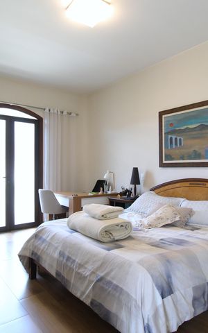 Casa à venda com 315m², 4 quartos e 6 vagasQuarto 3 - Suíte