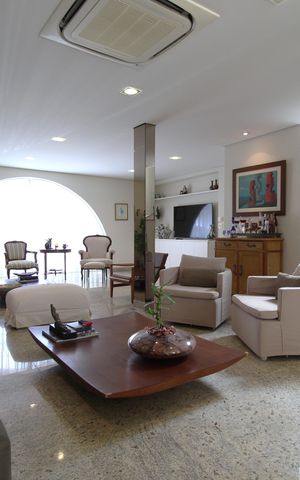 Casa à venda com 315m², 4 quartos e 6 vagasSala