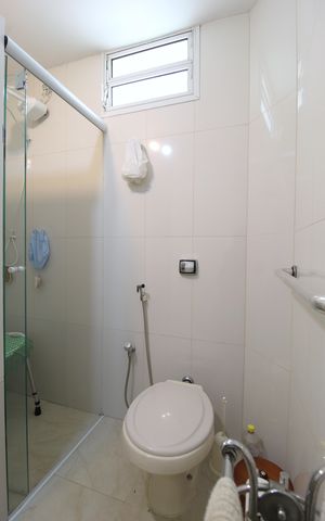 Casa à venda com 315m², 4 quartos e 6 vagasBanheiro Suíte Edícula