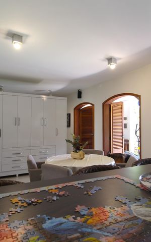 Casa à venda com 315m², 4 quartos e 6 vagasEdícula