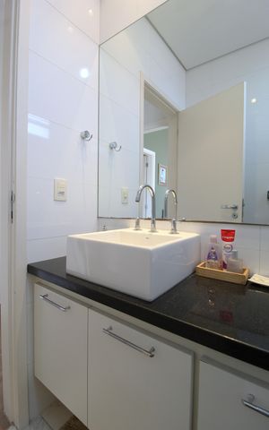 Casa à venda com 315m², 4 quartos e 6 vagasBanheiro da Suíte 1