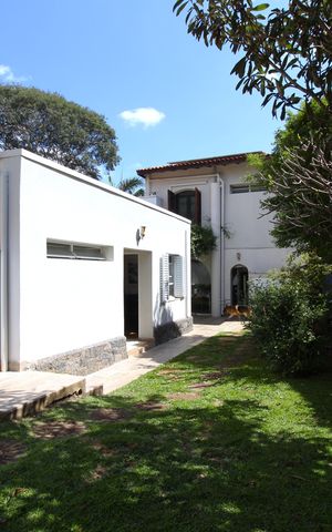 Casa à venda com 315m², 4 quartos e 6 vagasQuintal