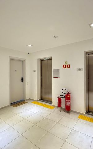 Apartamento à venda com 81m², 3 quartos e 1 vaga Apartamento à venda com 81m², 3 quartos e 1 vagaHall Apartamento
