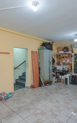 Casa à venda com 158m², 3 quartos e 2 vagas Casa à venda com 158m², 3 quartos e 2 vagasGaragem