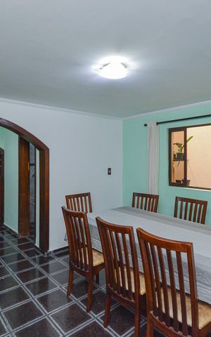 Casa à venda com 158m², 3 quartos e 2 vagas Casa à venda com 158m², 3 quartos e 2 vagasSala de Jantar