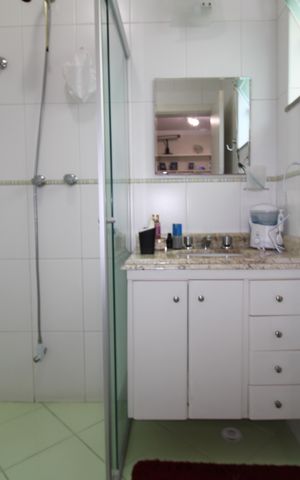 Casa de condomínio à venda com 199m², 3 quartos e 4 vagasQuarto 1 - Banheiro