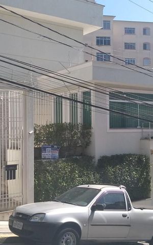 Casa de condomínio à venda com 199m², 3 quartos e 4 vagas Casa de condomínio à venda com 199m², 3 quartos e 4 vagasFachada