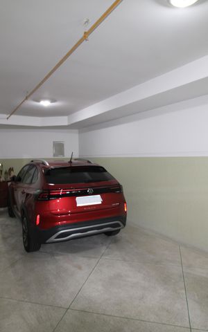 Casa de condomínio à venda com 199m², 3 quartos e 4 vagasGaragem