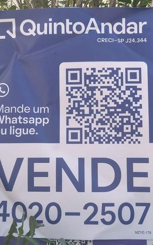 Casa de condomínio à venda com 199m², 3 quartos e 4 vagas Casa de condomínio à venda com 199m², 3 quartos e 4 vagasFachada