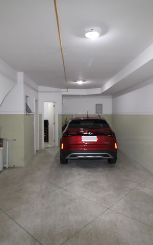 Casa de condomínio à venda com 199m², 3 quartos e 4 vagasGaragem