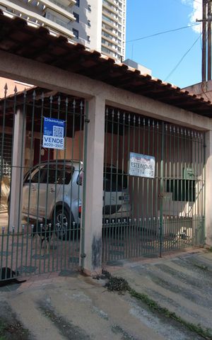 Casa à venda com 129m², 3 quartos e 2 vagasPlaquinha