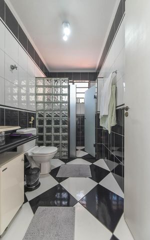 Casa à venda com 129m², 3 quartos e 2 vagasBanheiro