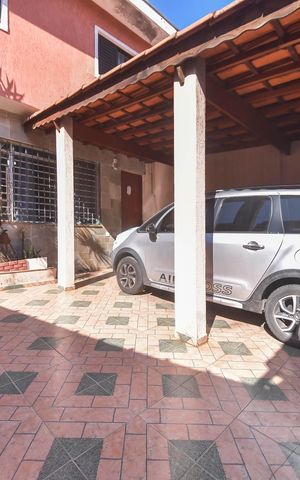 Casa à venda com 129m², 3 quartos e 2 vagasGaragem