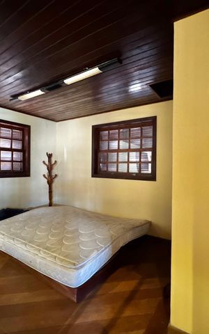 Casa à venda com 850m², 5 quartos e 7 vagas Casa à venda com 850m², 5 quartos e 7 vagasSalão Terceiro Andar