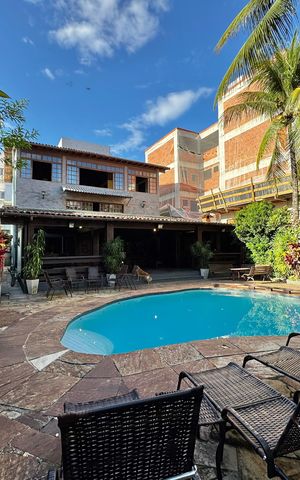 Casa à venda com 850m², 5 quartos e 7 vagas Casa à venda com 850m², 5 quartos e 7 vagasÁrea externa