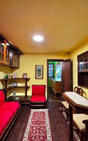 Casa à venda com 850m², 5 quartos e 7 vagas Casa à venda com 850m², 5 quartos e 7 vagasQuarto 3 - Escritório