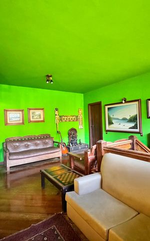 Casa à venda com 850m², 5 quartos e 7 vagas Casa à venda com 850m², 5 quartos e 7 vagasSala 2 (Segundo Andar)