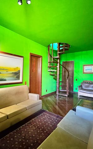 Casa à venda com 850m², 5 quartos e 7 vagas Casa à venda com 850m², 5 quartos e 7 vagasSala 2 (Segundo Andar)