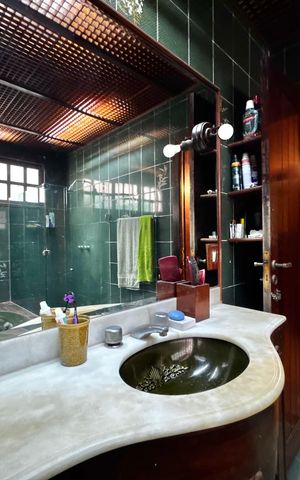 Casa à venda com 850m², 5 quartos e 7 vagas Casa à venda com 850m², 5 quartos e 7 vagasSuíte 2 - Banheiro
