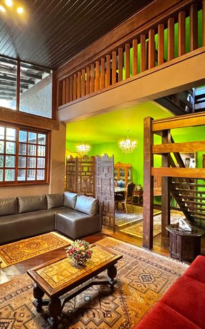 Casa à venda com 850m², 5 quartos e 7 vagas Casa à venda com 850m², 5 quartos e 7 vagasSala