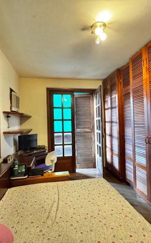 Casa à venda com 850m², 5 quartos e 7 vagas Casa à venda com 850m², 5 quartos e 7 vagasQuarto 2