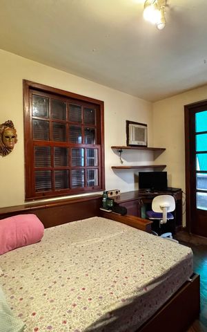 Casa à venda com 850m², 5 quartos e 7 vagas Casa à venda com 850m², 5 quartos e 7 vagasQuarto 2