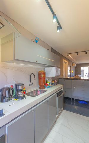Casa à venda com 210m², 3 quartos e 2 vagas Casa à venda com 210m², 3 quartos e 2 vagasCozinha