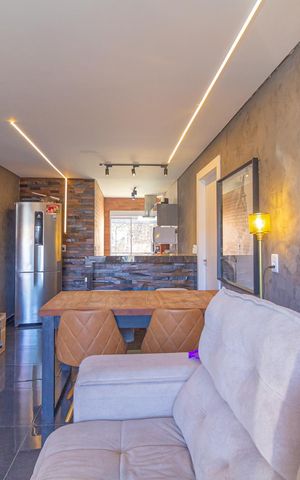 Casa à venda com 210m², 3 quartos e 2 vagas Casa à venda com 210m², 3 quartos e 2 vagasSala