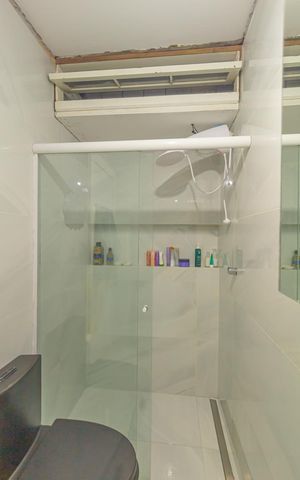 Casa à venda com 210m², 3 quartos e 2 vagas Casa à venda com 210m², 3 quartos e 2 vagasBanheiro da Suíte