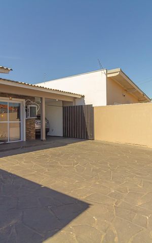 Casa à venda com 210m², 3 quartos e 2 vagas Casa à venda com 210m², 3 quartos e 2 vagasPátio da frente