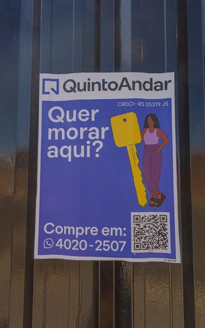 Casa à venda com 210m², 3 quartos e 2 vagas Casa à venda com 210m², 3 quartos e 2 vagasPlaca Instalada