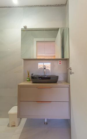 Casa à venda com 210m², 3 quartos e 2 vagas Casa à venda com 210m², 3 quartos e 2 vagasBanheiro da Suíte