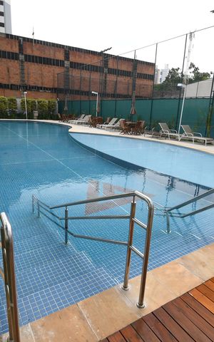 Apartamento à venda com 82m², 2 quartos e 2 vagasÁrea comum - Piscina