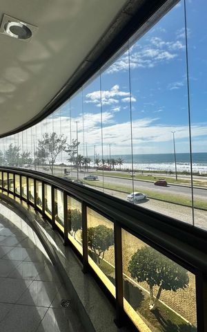 Apartamento à venda com 247m², 4 quartos e 3 vagas Apartamento à venda com 247m², 4 quartos e 3 vagasVaranda