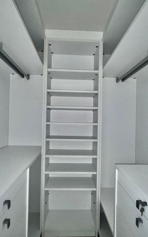 Apartamento à venda com 247m², 4 quartos e 3 vagas Apartamento à venda com 247m², 4 quartos e 3 vagasSuíte 2 - Closet