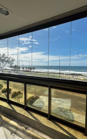 Apartamento à venda com 247m², 4 quartos e 3 vagas Apartamento à venda com 247m², 4 quartos e 3 vagasVaranda