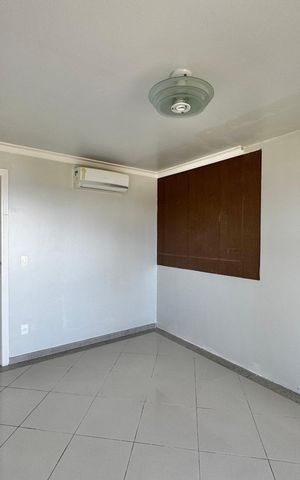 Apartamento à venda com 247m², 4 quartos e 3 vagas Apartamento à venda com 247m², 4 quartos e 3 vagasQuarto 1